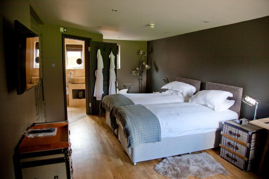 The White Horse Hotel Chilgrove Стая снимка