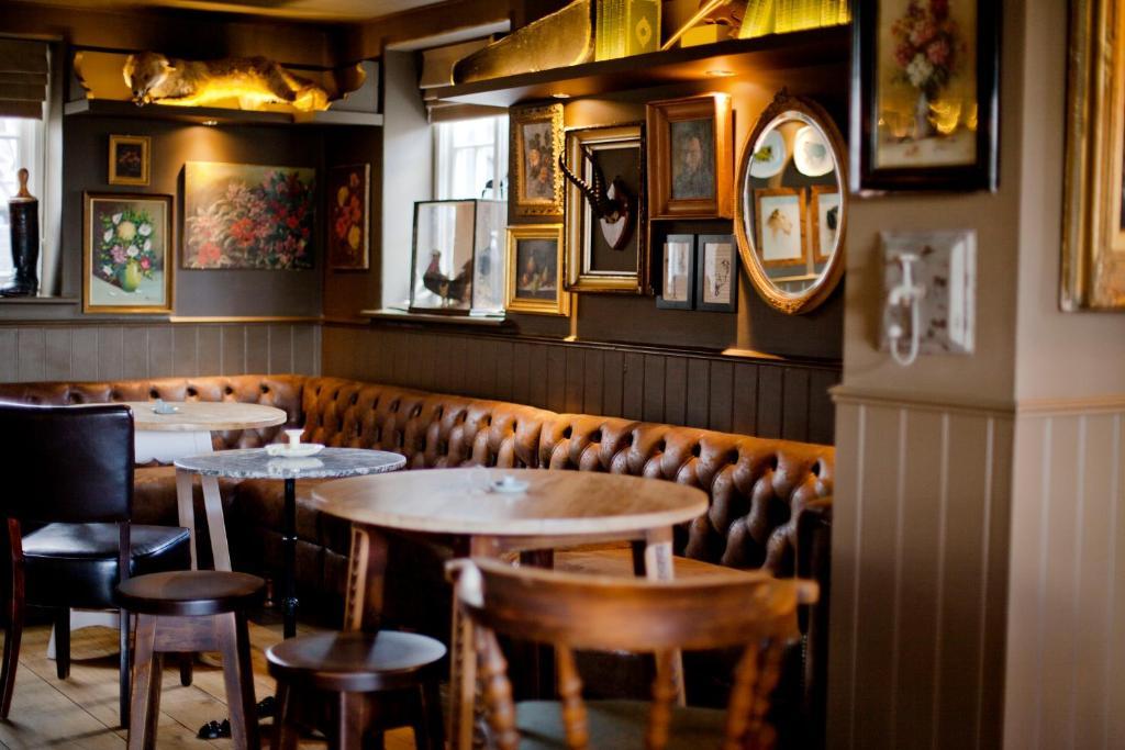The White Horse Hotel Chilgrove Екстериор снимка