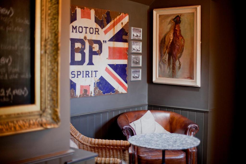 The White Horse Hotel Chilgrove Екстериор снимка