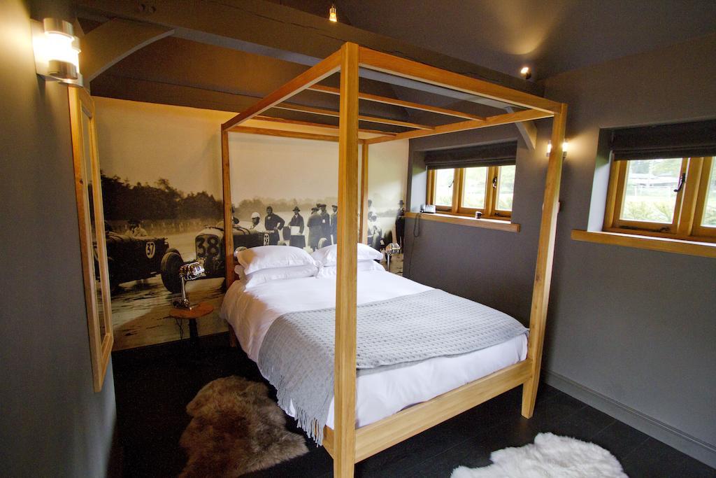 The White Horse Hotel Chilgrove Екстериор снимка
